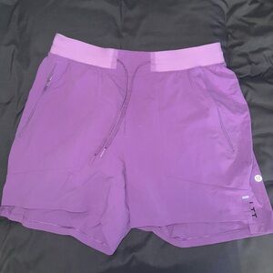 Lululemon 5” in seam license to train shorts